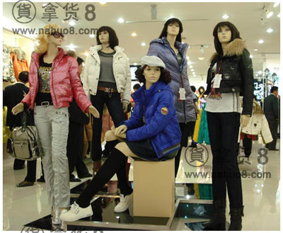 深圳超凡外貿(mào)服裝批發(fā)市場(chǎng) 服裝服飾批發(fā)的首選之地